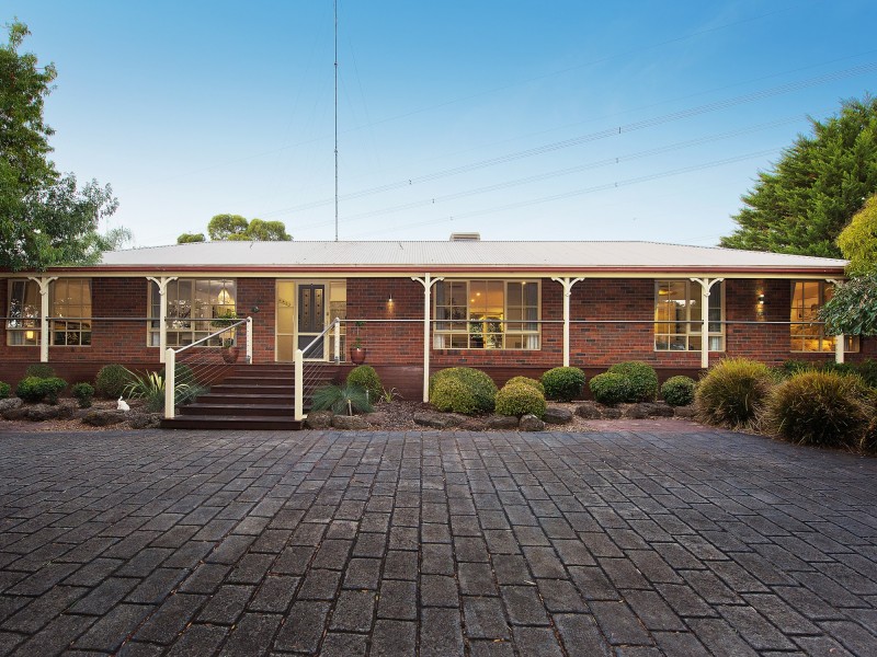 45 Balmoral Circuit, Eltham VIC 3095