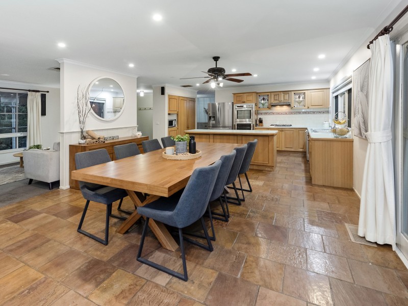 45 Balmoral Circuit, Eltham VIC 3095