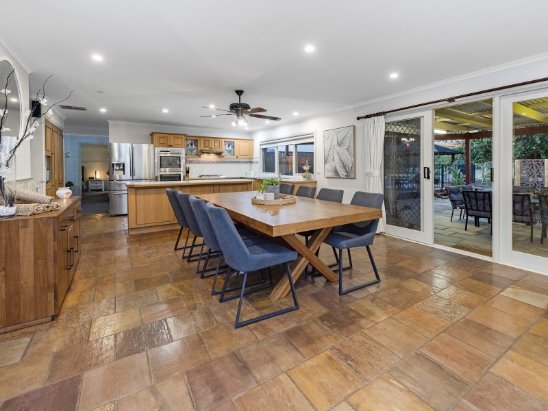 45 Balmoral Circuit, Eltham VIC 3095