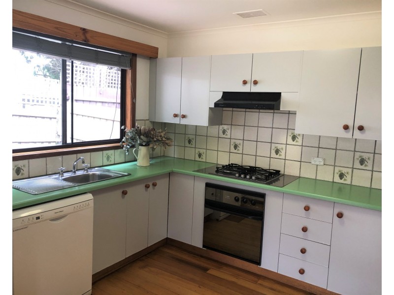 2/16 Vermont Parade, Greensborough VIC 3088