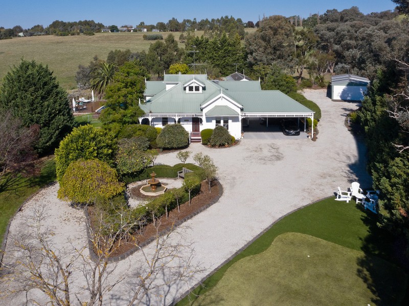 9 Millers Road, Kangaroo Ground VIC 3097