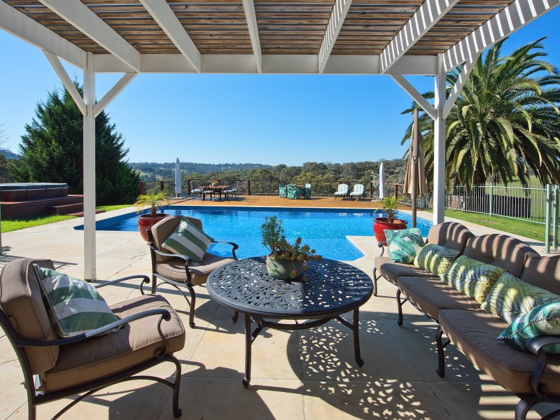 9 Millers Road, Kangaroo Ground VIC 3097