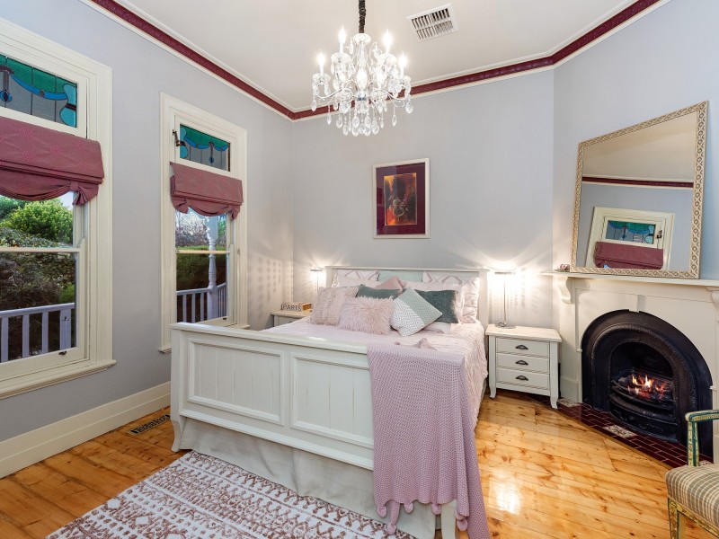 9 Millers Road, Kangaroo Ground VIC 3097