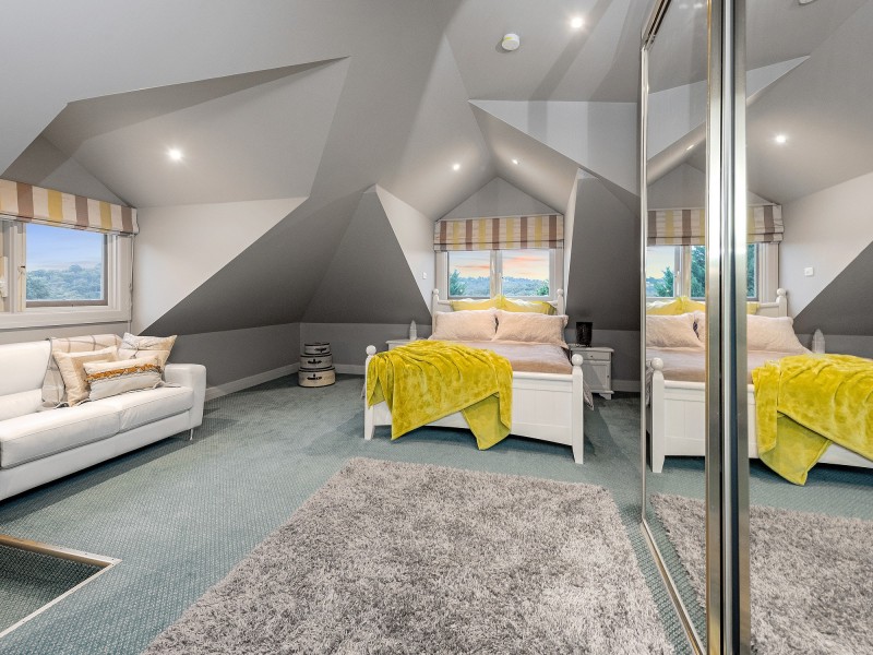 9 Millers Road, Kangaroo Ground VIC 3097