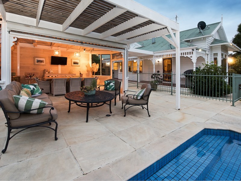 9 Millers Road, Kangaroo Ground VIC 3097