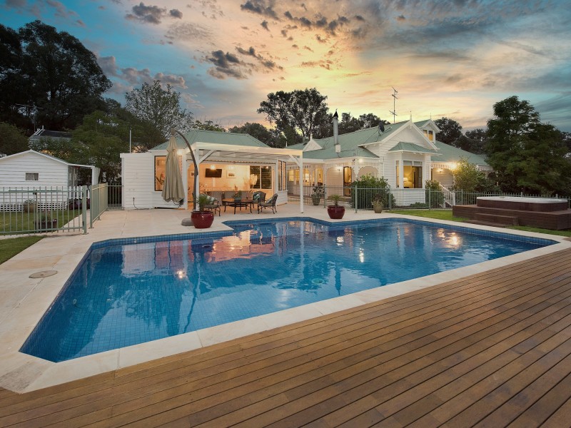 9 Millers Road, Kangaroo Ground VIC 3097