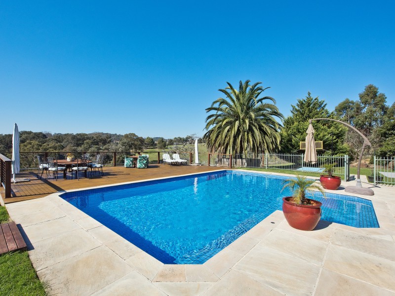 9 Millers Road, Kangaroo Ground VIC 3097