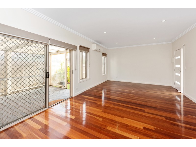 2/11 Broad Street, Greensborough VIC 3088