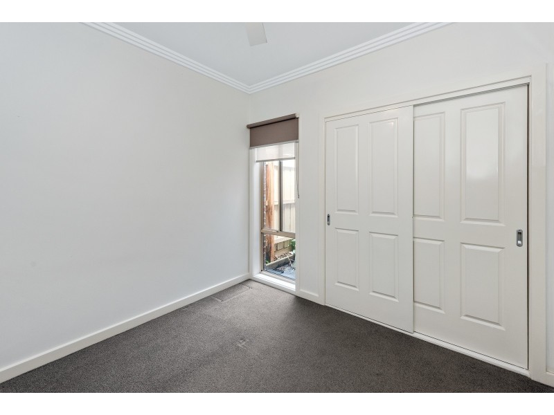2/11 Broad Street, Greensborough VIC 3088