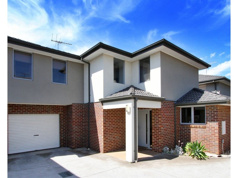 2/5 Normanby Street, Sydenham VIC 3037