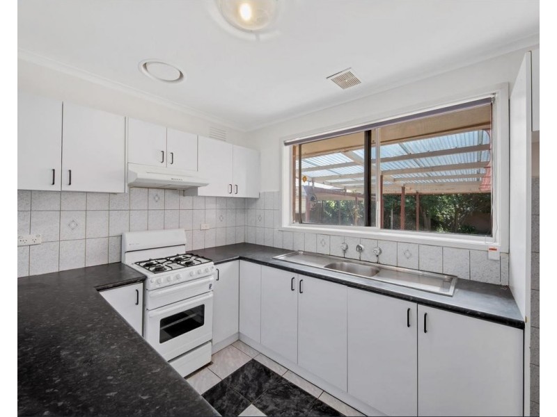 22 Banksia Avenue, Thomastown VIC 3074