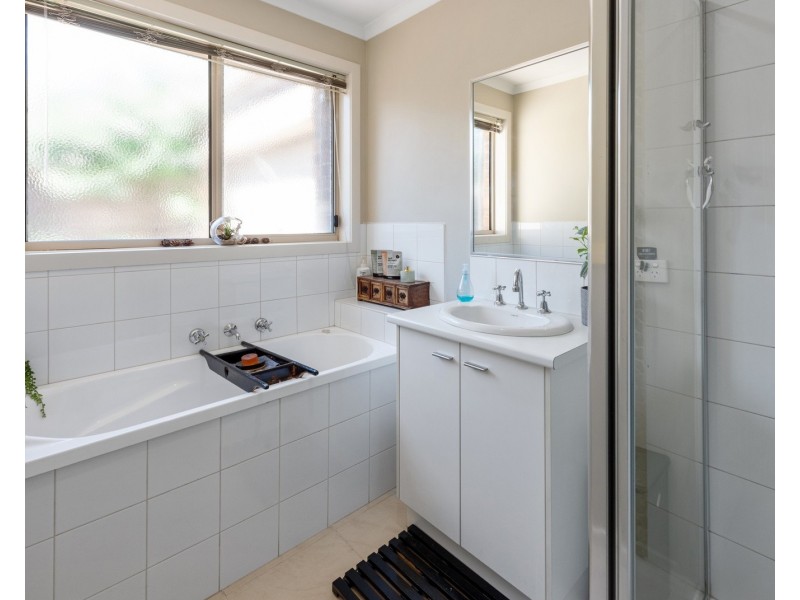 4 Tallis Grove, Doreen VIC 3754