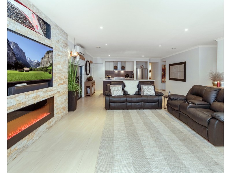 3 Ambleside Link, Doreen VIC 3754