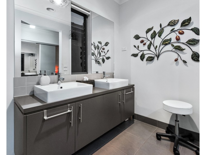 3 Ambleside Link, Doreen VIC 3754