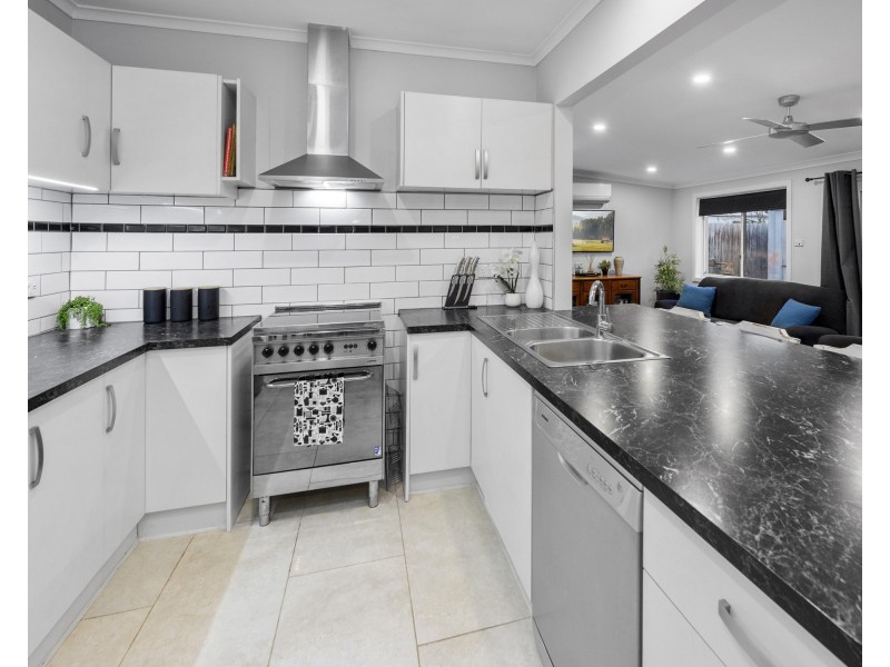 16 Johnsons Road, Mernda VIC 3754