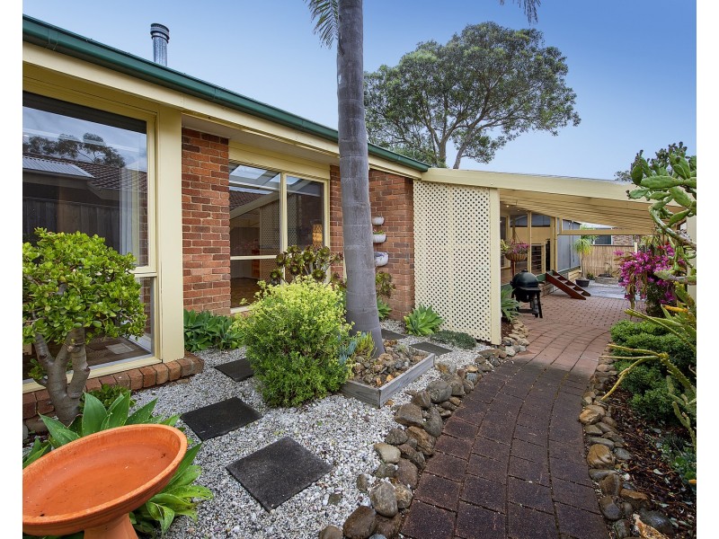 16 Opal Court, Eltham North VIC 3095