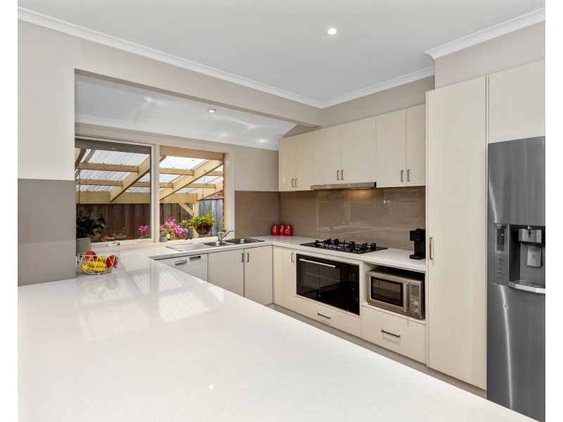 16 Opal Court, Eltham North VIC 3095