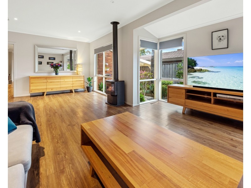 16 Opal Court, Eltham North VIC 3095