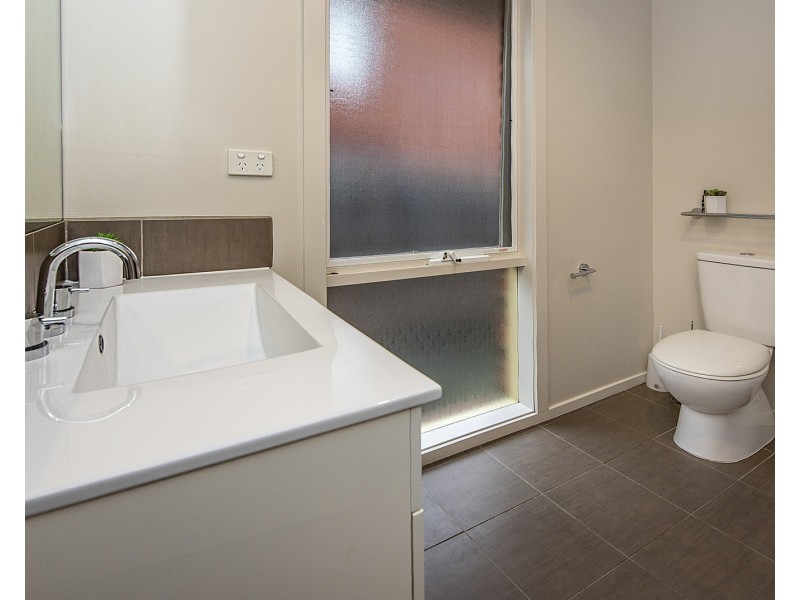 16 Opal Court, Eltham North VIC 3095