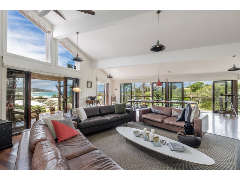 11 Clarke Street, Catherine Hill Bay NSW 2281