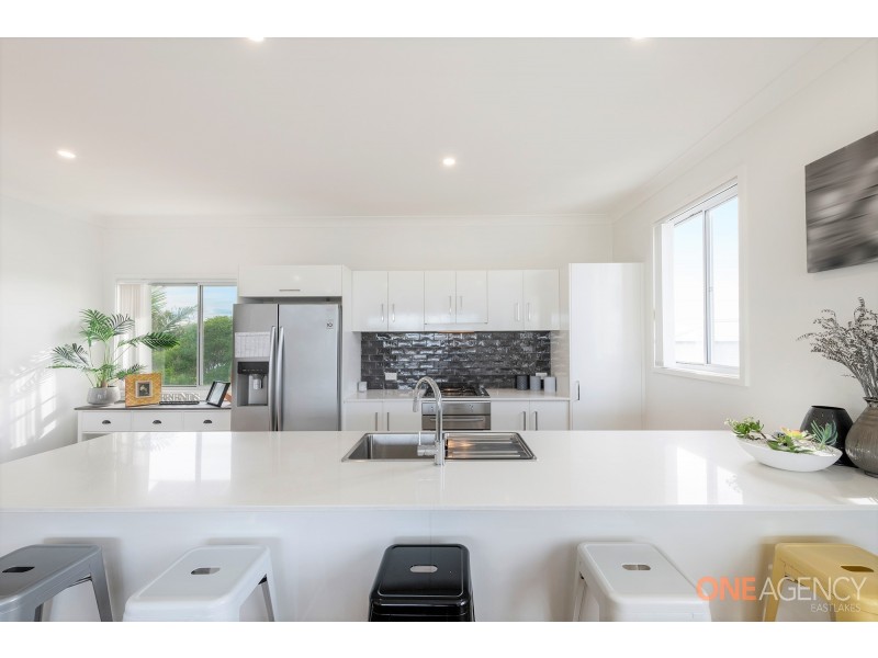 37 Seaside Circuit, Caves Beach NSW 2281