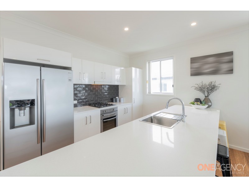 37 Seaside Circuit, Caves Beach NSW 2281