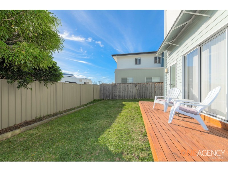 37 Seaside Circuit, Caves Beach NSW 2281