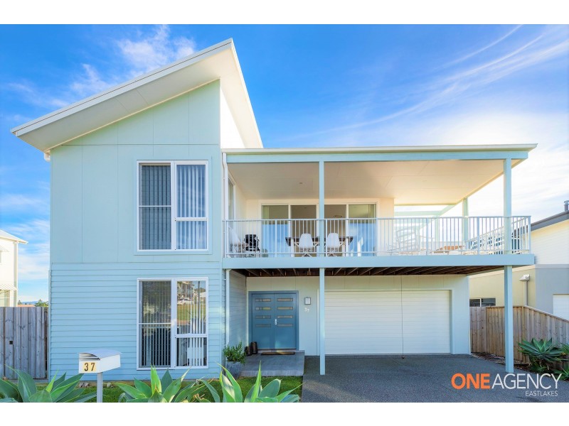37 Seaside Circuit, Caves Beach NSW 2281