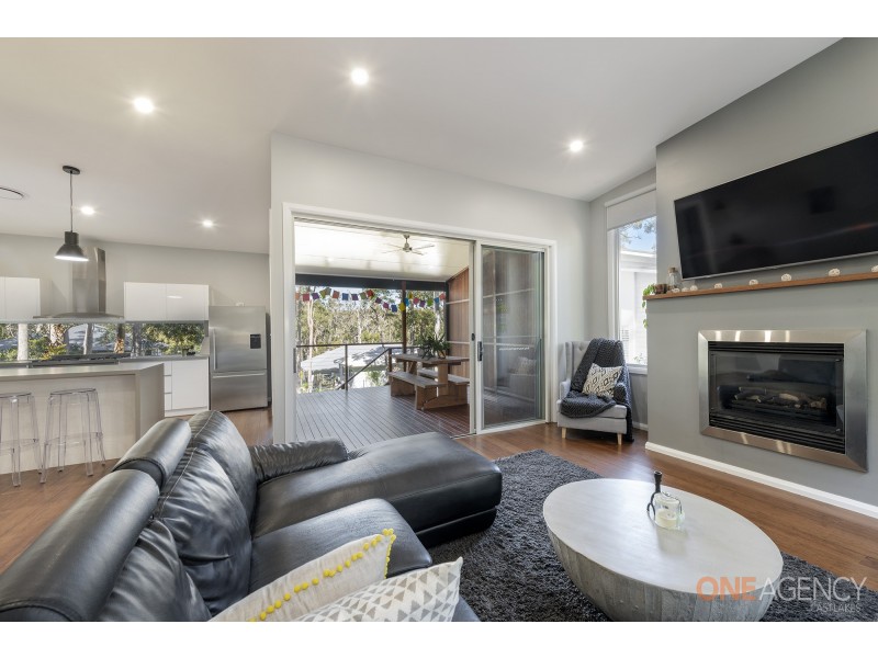 27 Bentwing Parade, Murrays Beach NSW 2281