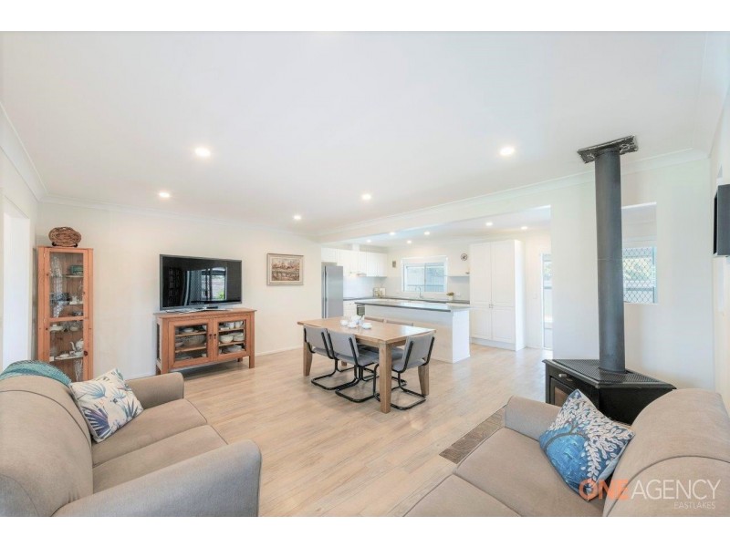 148 Macquarie Grove, Caves Beach NSW 2281