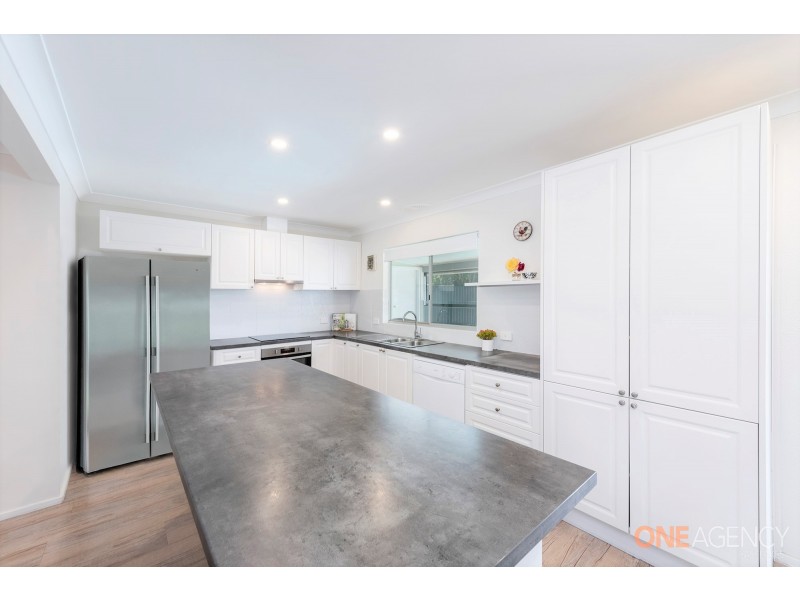 148 Macquarie Grove, Caves Beach NSW 2281