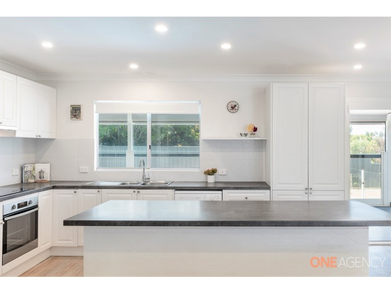 148 Macquarie Grove, Caves Beach NSW 2281
