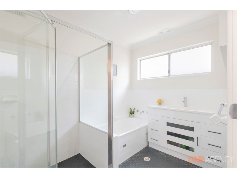 148 Macquarie Grove, Caves Beach NSW 2281