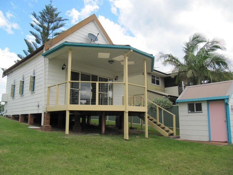 4 Central Avenue, Nords Wharf NSW 2281