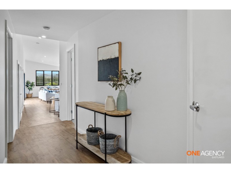 1 Phoenix Drive, Warners Bay NSW 2282