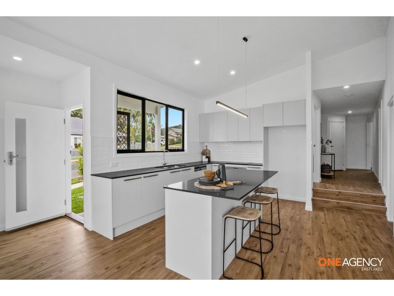 1 Phoenix Drive, Warners Bay NSW 2282