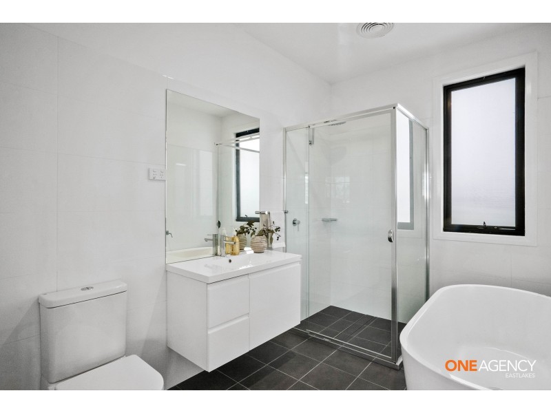 1 Phoenix Drive, Warners Bay NSW 2282