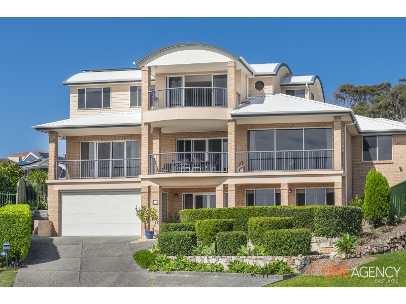 25 Sapphire Close, Caves Beach NSW 2281