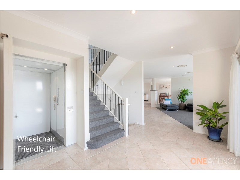 25 Sapphire Close, Caves Beach NSW 2281