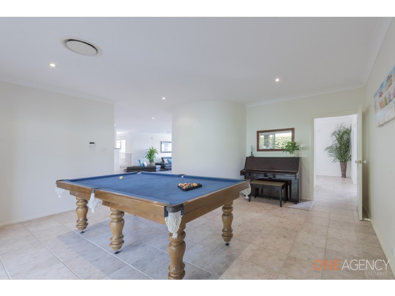25 Sapphire Close, Caves Beach NSW 2281