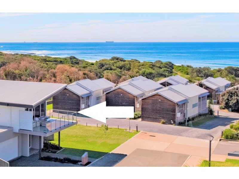 39 Seaside Circuit, Caves Beach NSW 2281