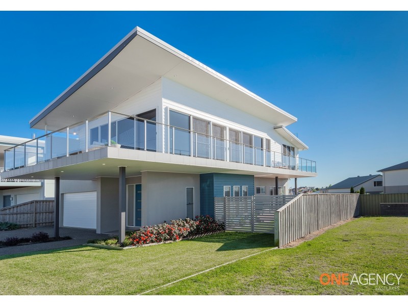 39 Seaside Circuit, Caves Beach NSW 2281