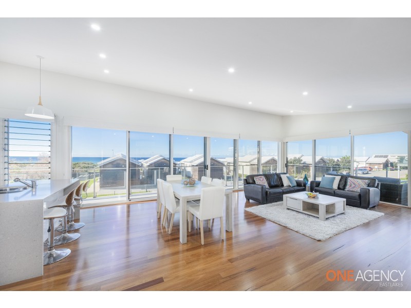 39 Seaside Circuit, Caves Beach NSW 2281