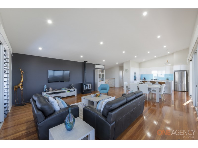 39 Seaside Circuit, Caves Beach NSW 2281