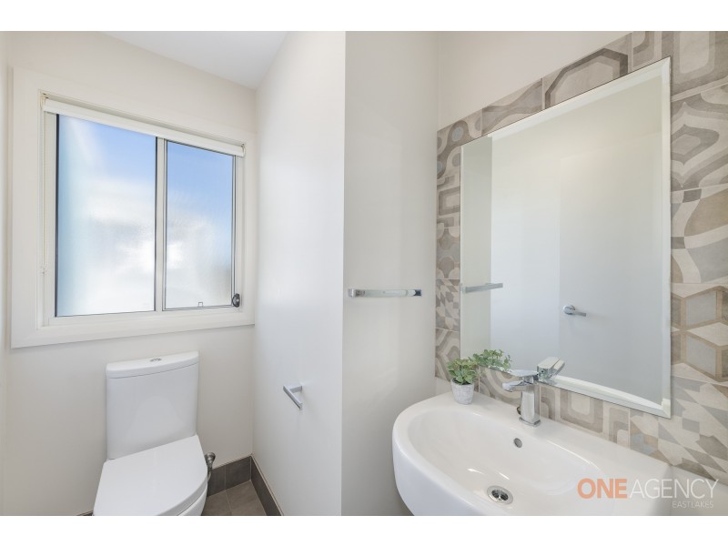 39 Seaside Circuit, Caves Beach NSW 2281
