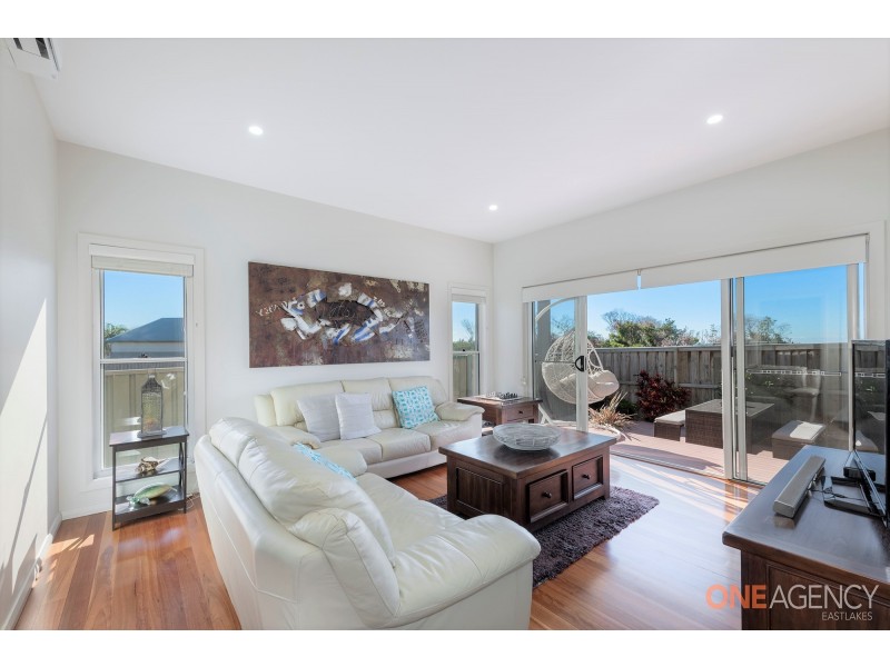 39 Seaside Circuit, Caves Beach NSW 2281