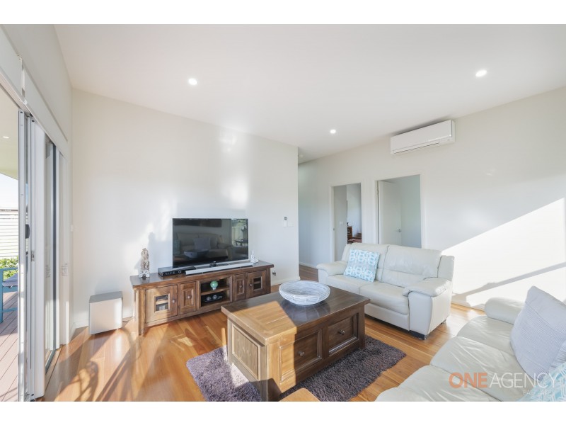 39 Seaside Circuit, Caves Beach NSW 2281