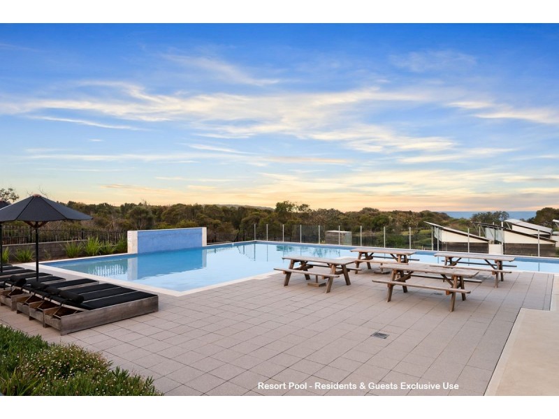39 Seaside Circuit, Caves Beach NSW 2281