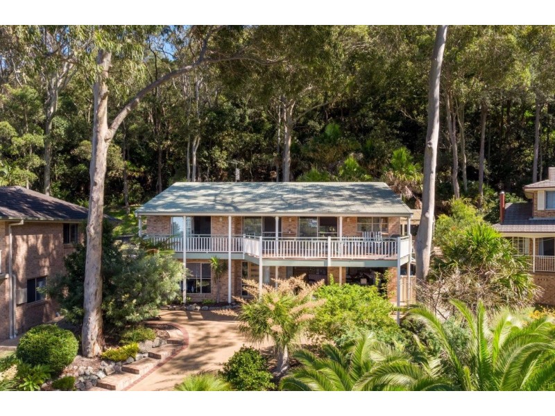 19 Aquamarine Close, Caves Beach NSW 2281