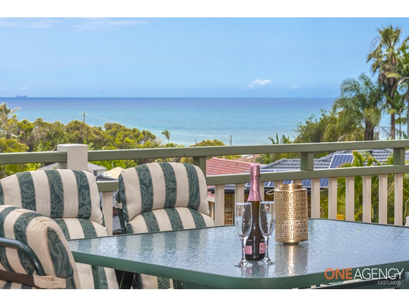 19 Aquamarine Close, Caves Beach NSW 2281